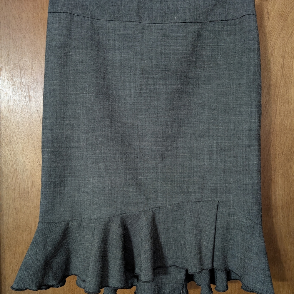 EXPRESS Design Studio GRAY RUFFLE Asymmetrical Hem Peplum Pencil Skirt Size 6